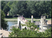 What's left of le Pont d’Avignon